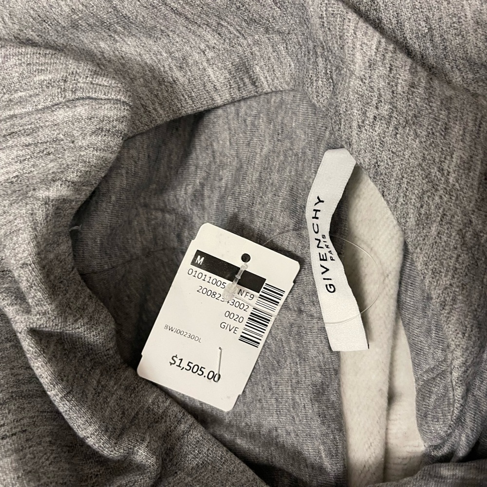COPY - AUTHENTIC Givenchy cropped hooded sweatshirt - Picture 3 of 5